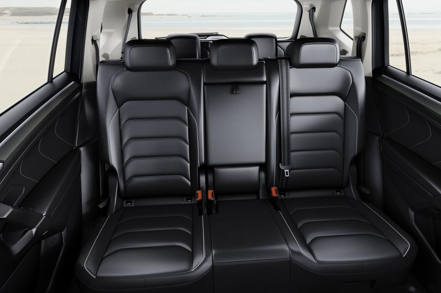 Интерьер Volkswagen Tiguan Allspace 2017 года  (WW) (фото 29 из 55)